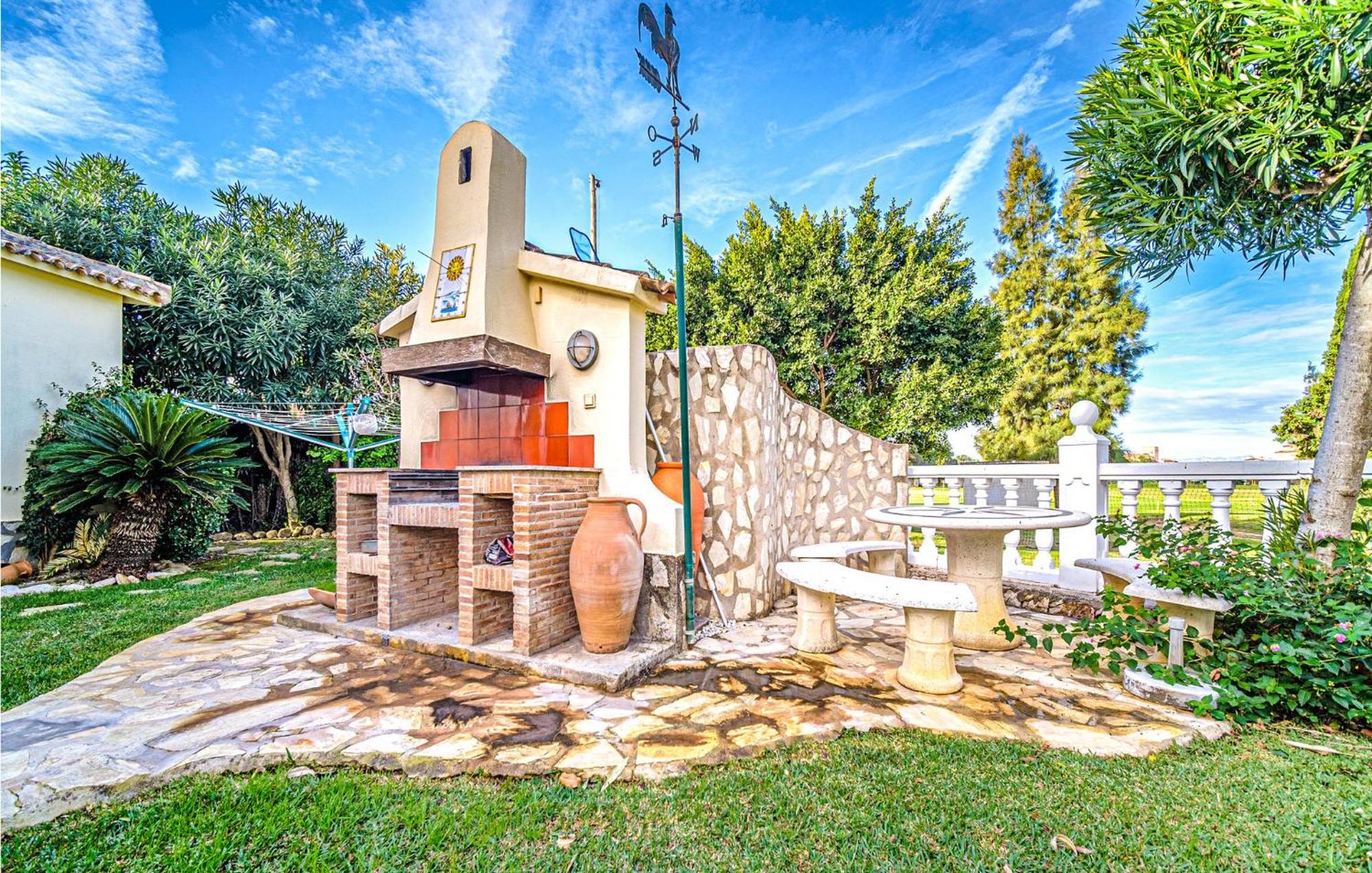 Beautiful Home In Oliva With Kitchen Luaran gambar